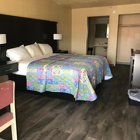 Deluxe Inn 基尔戈 外观 照片