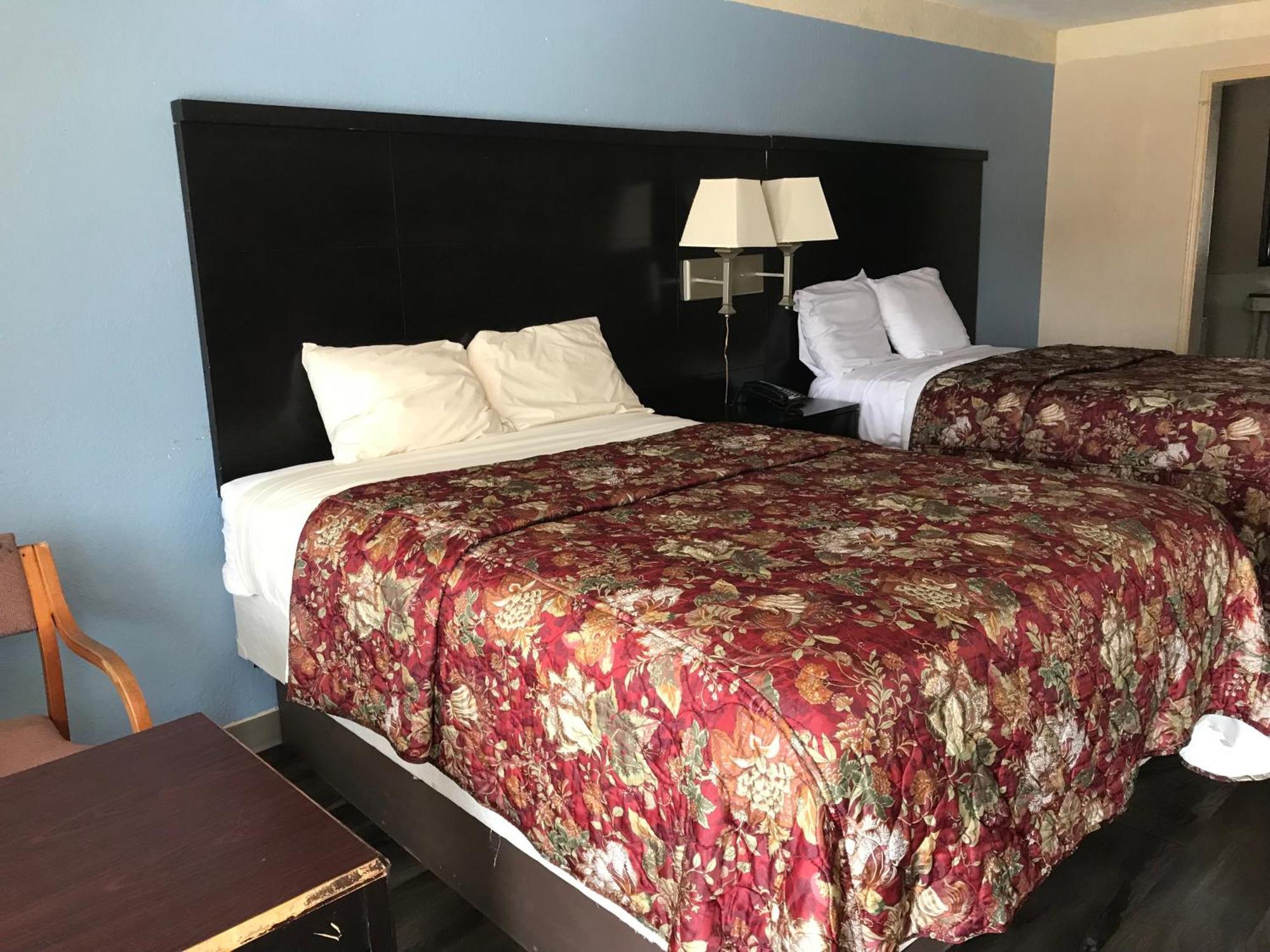Deluxe Inn 基尔戈 外观 照片
