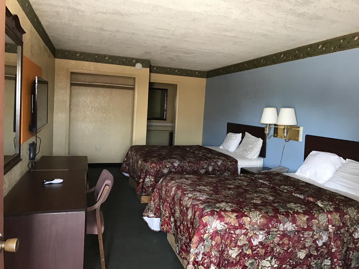 Deluxe Inn 基尔戈 外观 照片