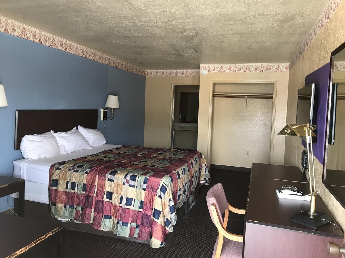 Deluxe Inn 基尔戈 外观 照片