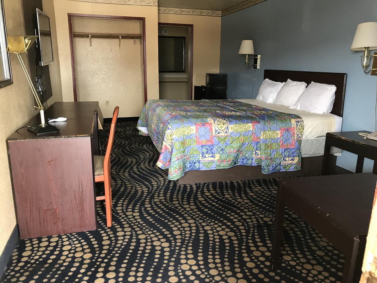Deluxe Inn 基尔戈 外观 照片