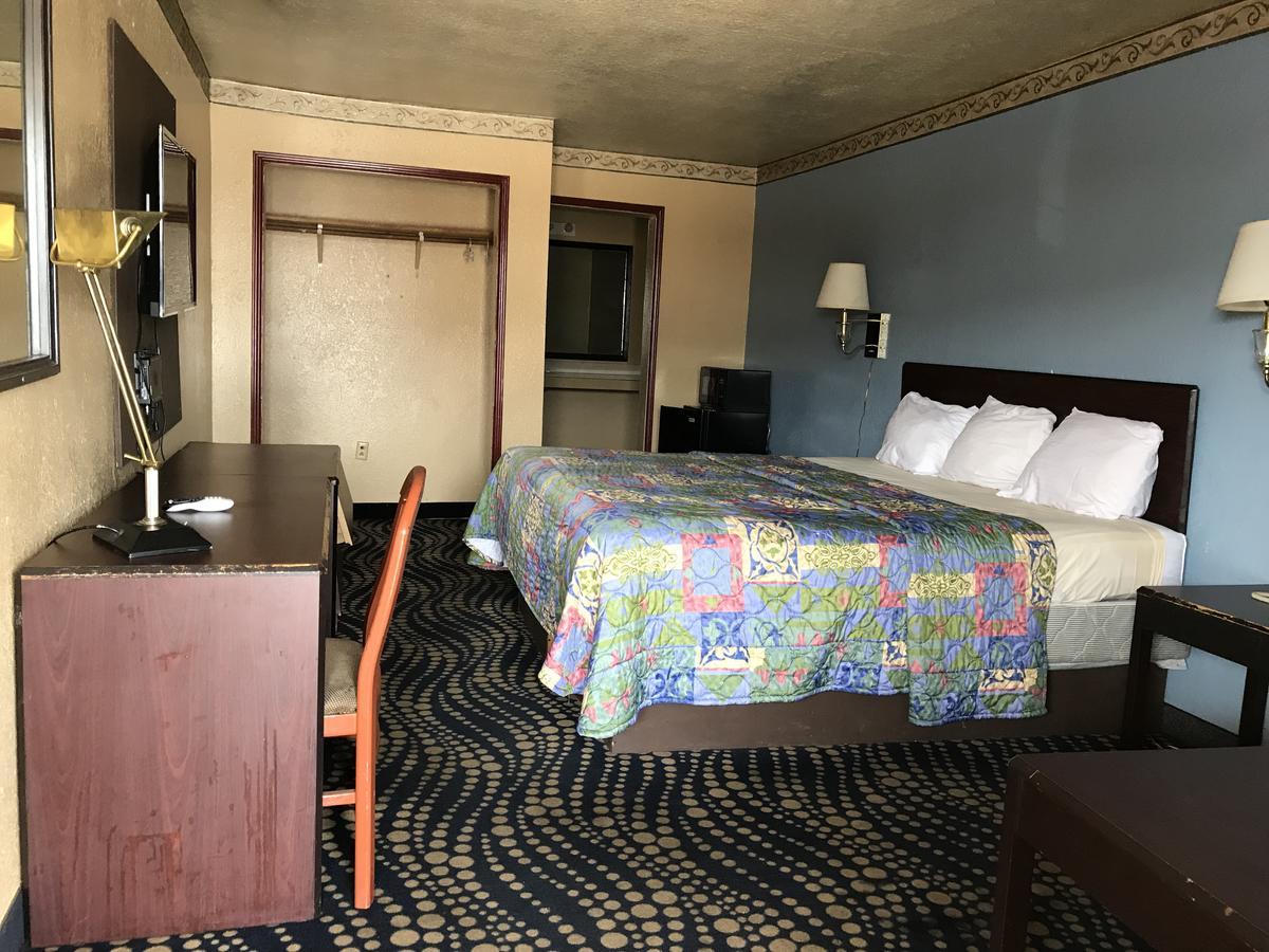 Deluxe Inn 基尔戈 外观 照片